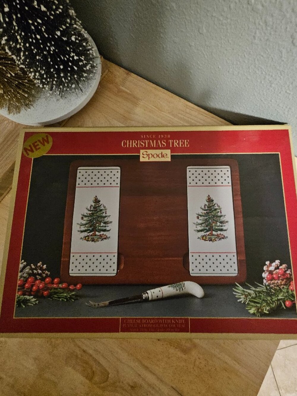 Spode Christmas Tree Cheese Board with Knife